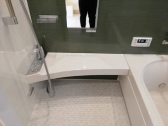 深みのあるグリーンが美しい機能的なユニットバス 深みのあるグリーンが美しい機能的なユニットバス